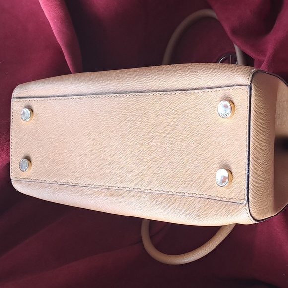 Michael Kors LightTan Crossbody/Satchel GREAT CONDITION - Picture 7 of 9